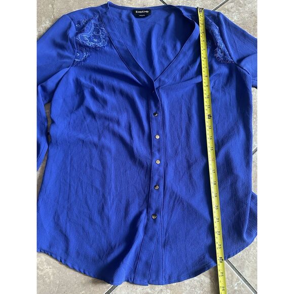 Bebe M Crepe Violet V Neck Blouse Top Snap Closure - Picture 7 of 8